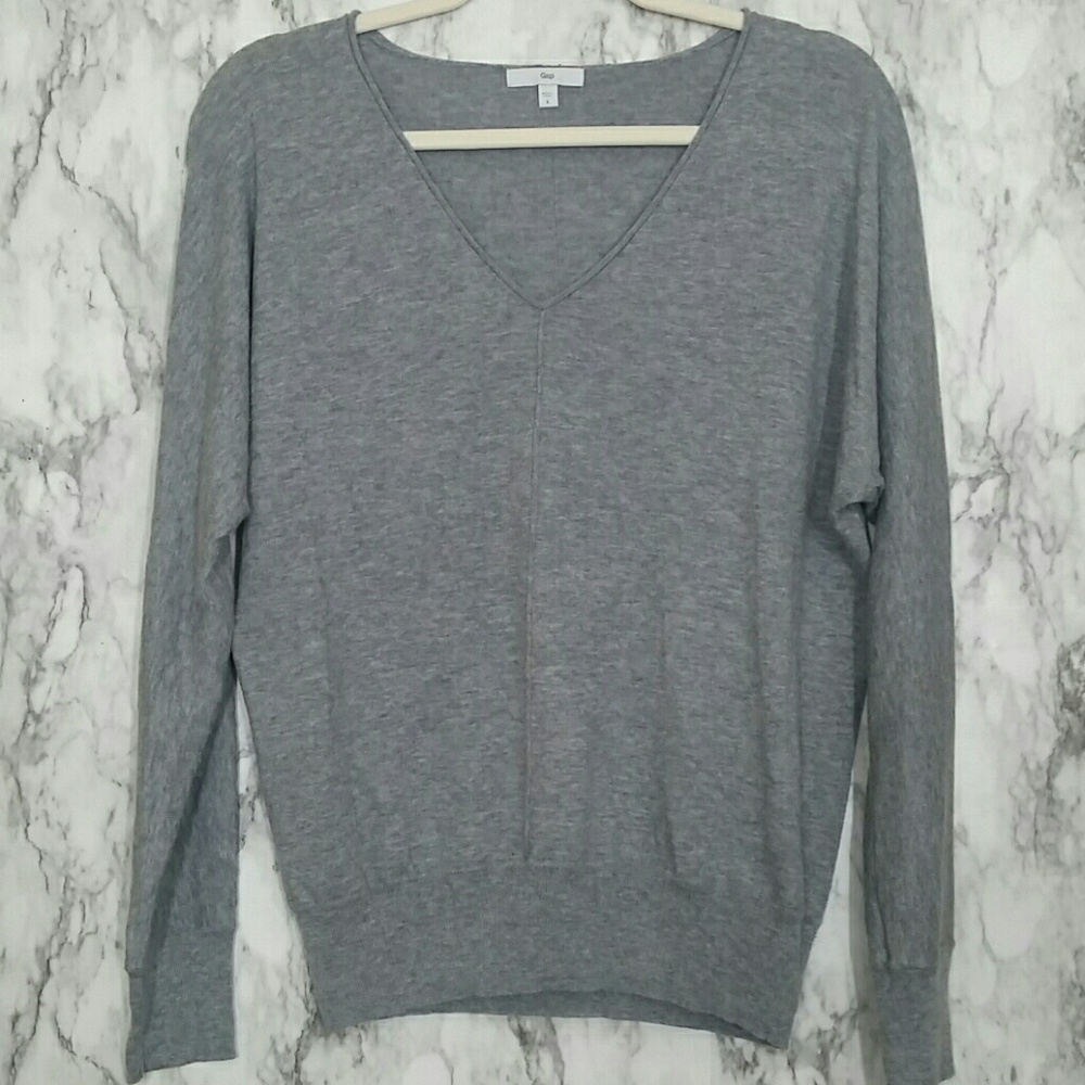 Gap light grey raglan v neck sweater
